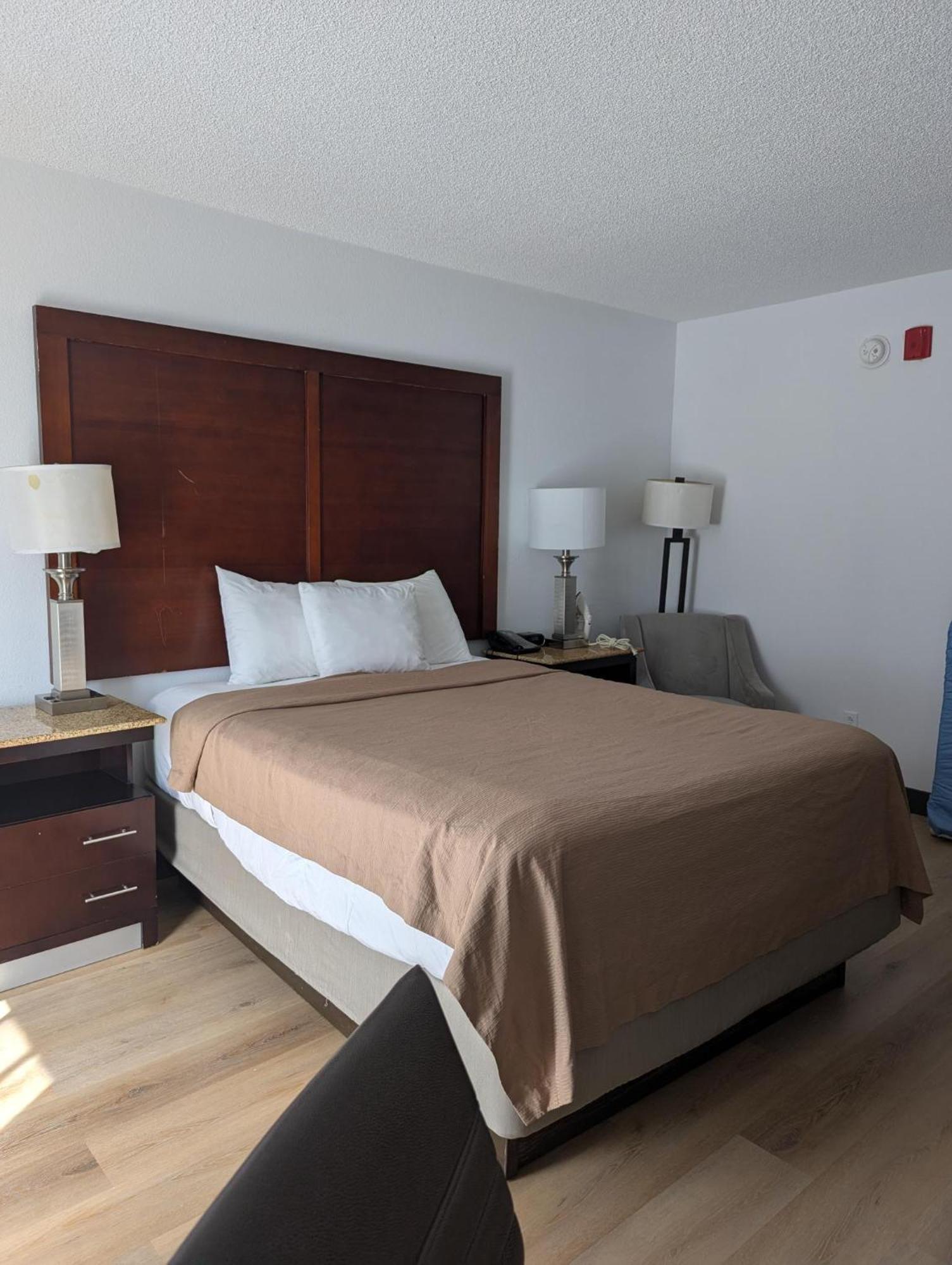 Plaza Hotel Denver Central المظهر الخارجي الصورة